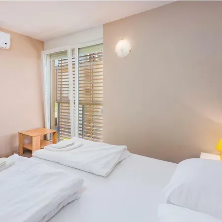 アパート Povljana Apartments ポヴリャナ